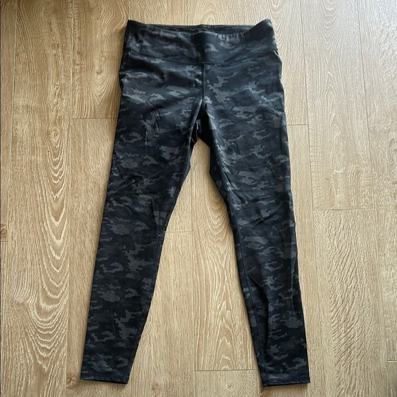 Fabletics Camouflage Leggings - Picture 1 of 1